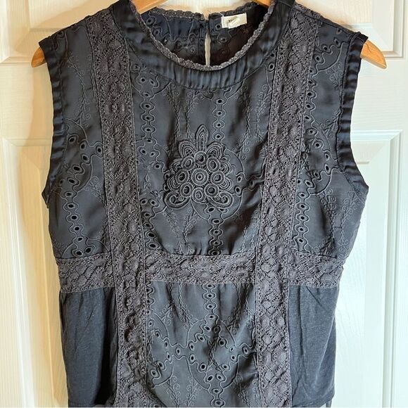 Anthropologie TINY Size S Intricate Lace Lined Top. Gorgeous.Excellent Condition - Picture 2 of 7